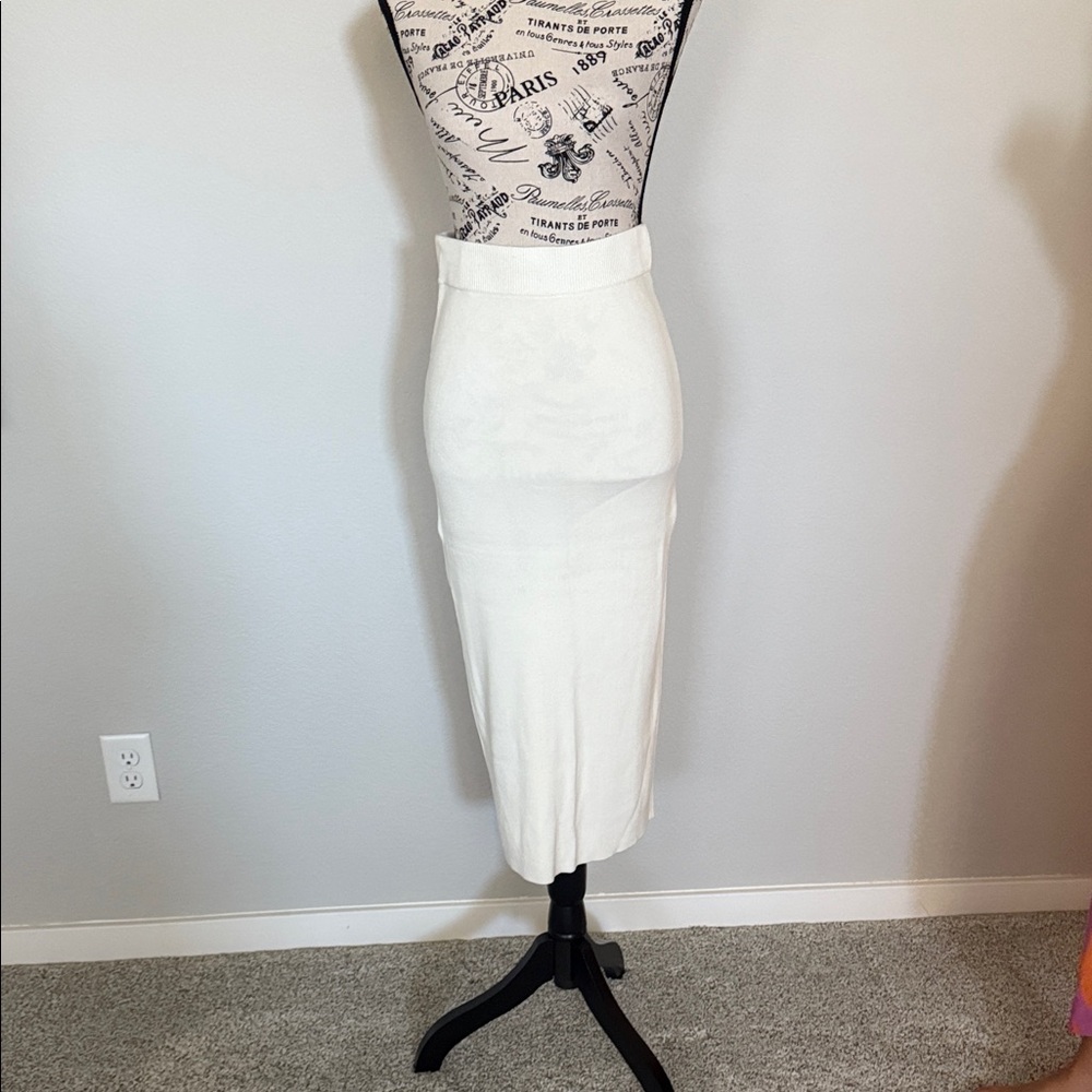 Chic White Pencil Skirt